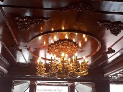 ĐÈN TRANG TRÍ LẮP CHO NHÀ CÓ TRẦN GỖ