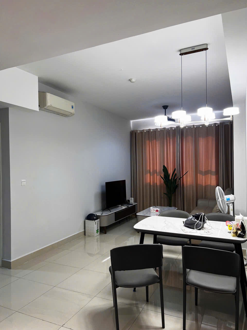 ĐÈN THẢ PHA LÊ CAO CẤP -TÂM ĐIỂM BÀN ĂN CHUNG CƯ HIỆN ĐẠI